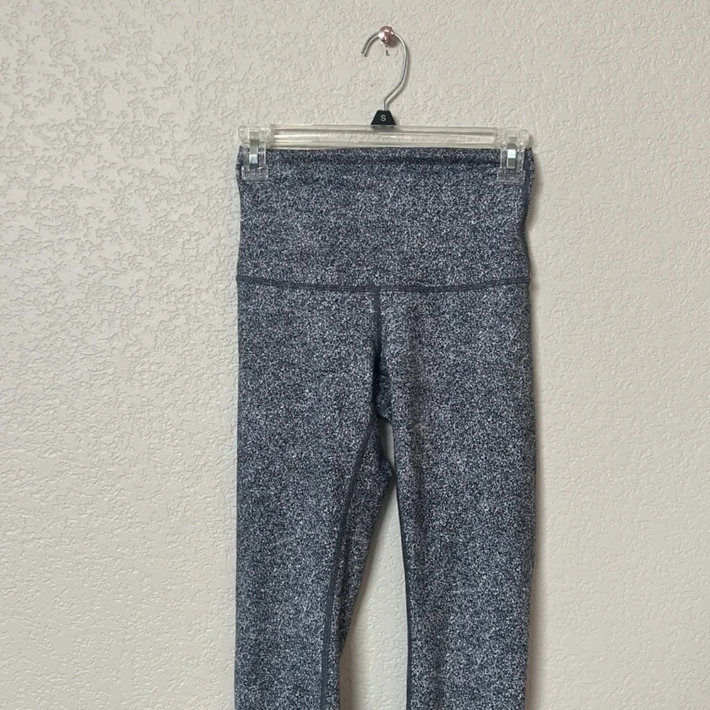 Lululemon Legging Pant High Rise Speckled Black  White size 4 - Picture 3 of 16